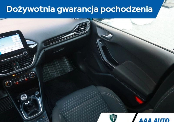 Ford Fiesta cena 49000 przebieg: 61217, rok produkcji 2017 z Krapkowice małe 191